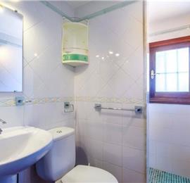 4 Bedroom Villa with Pool near Alcudia, Sleeps 8